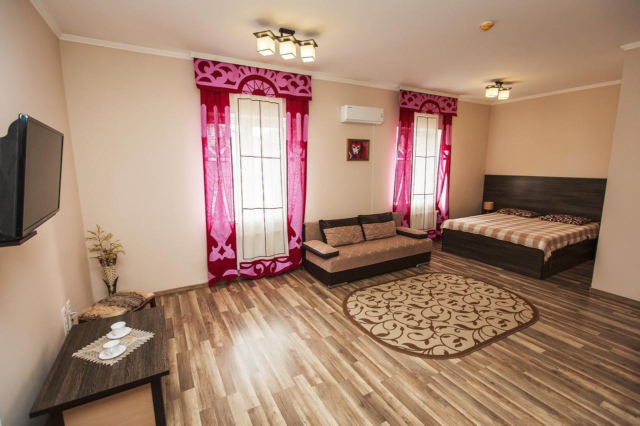 Slavyanskaya Hata Hotel 巴拉诺维奇 外观 照片