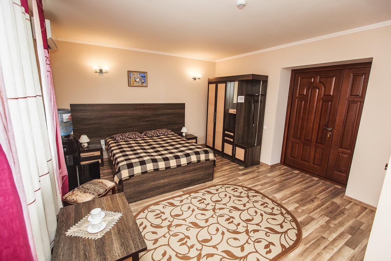 Slavyanskaya Hata Hotel 巴拉诺维奇 外观 照片